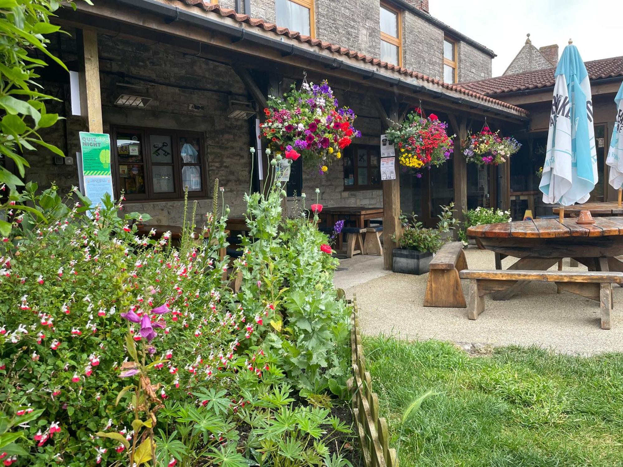 Cross Keys Inn Lydford-on-Fosse Bagian luar foto