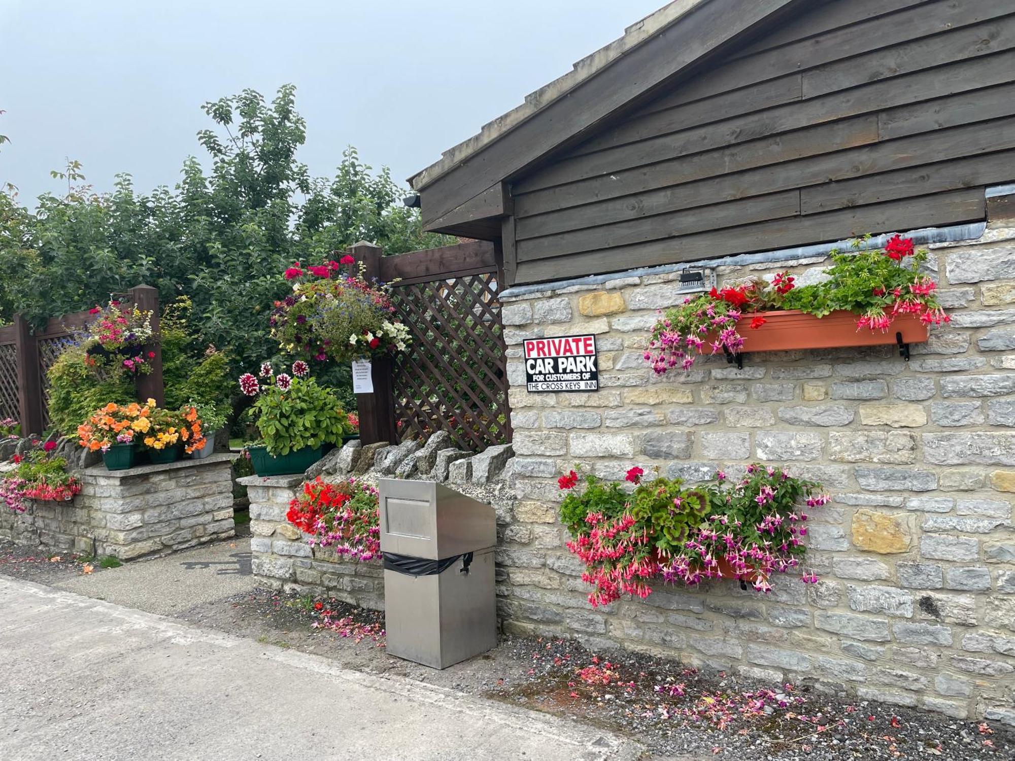 Cross Keys Inn Lydford-on-Fosse Bagian luar foto