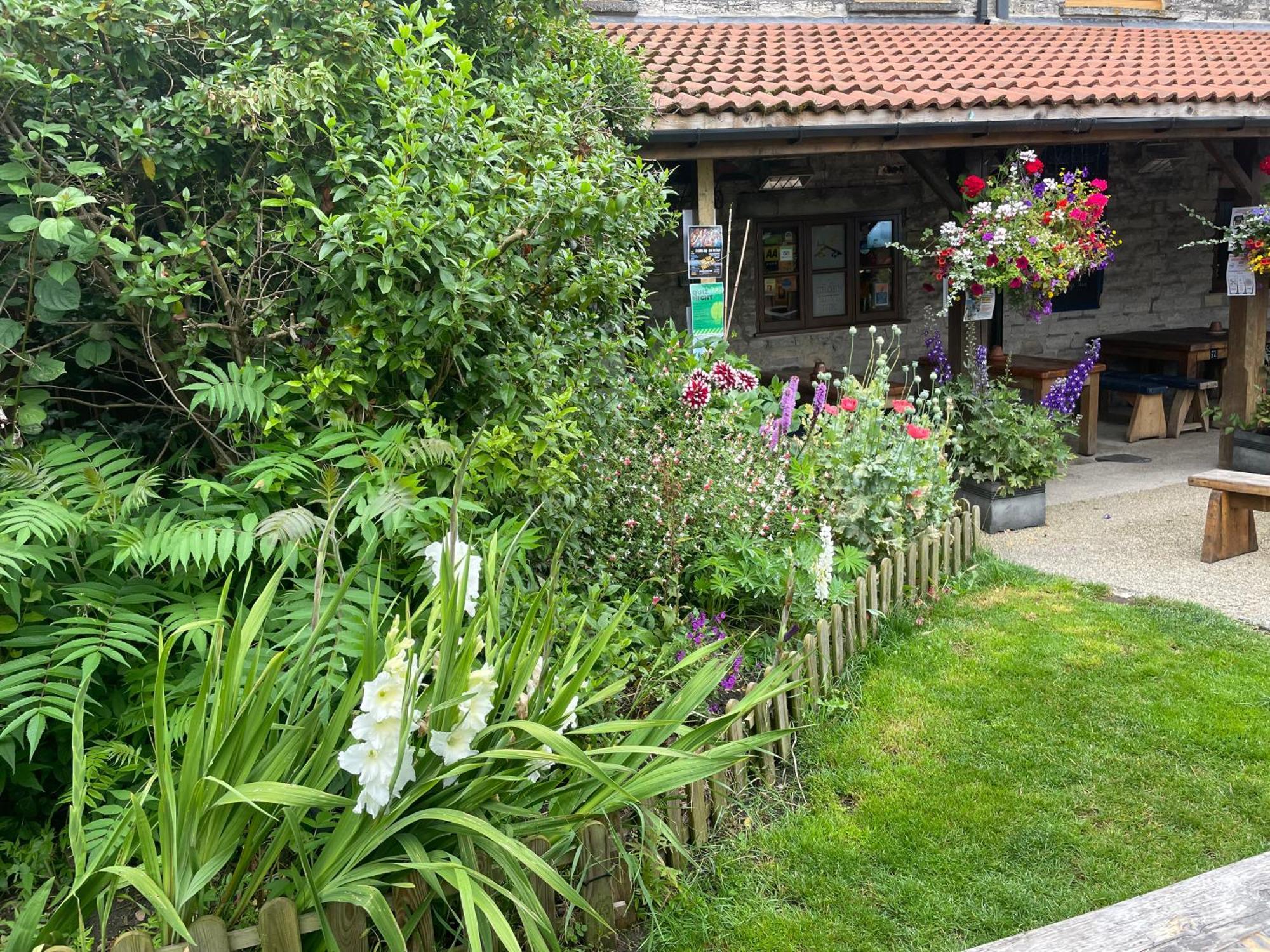Cross Keys Inn Lydford-on-Fosse Bagian luar foto