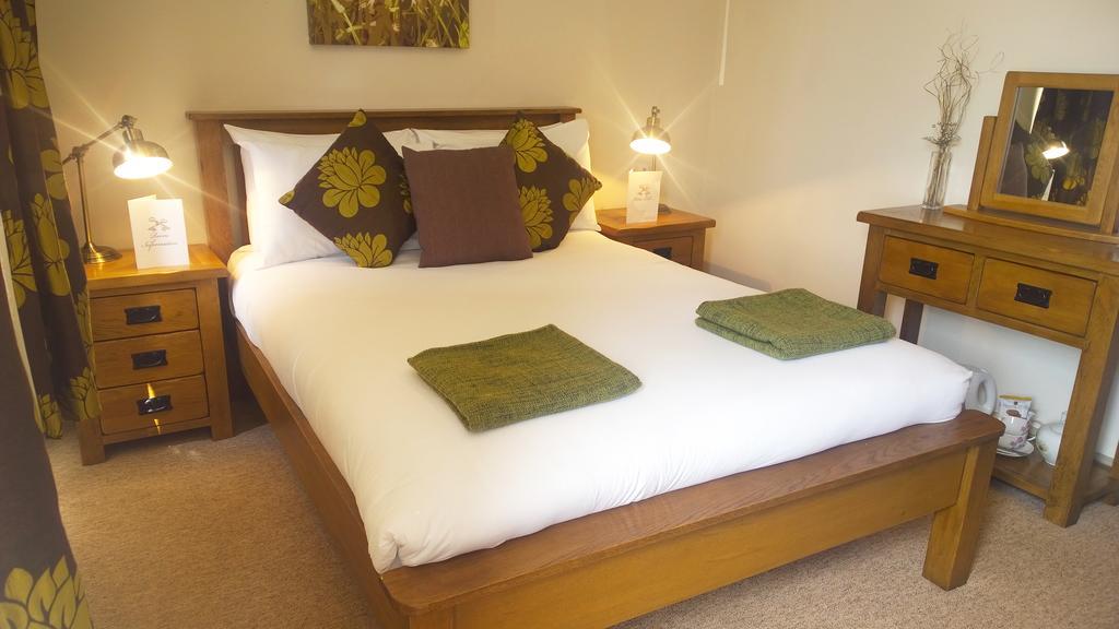 Cross Keys Inn Lydford-on-Fosse Bagian luar foto