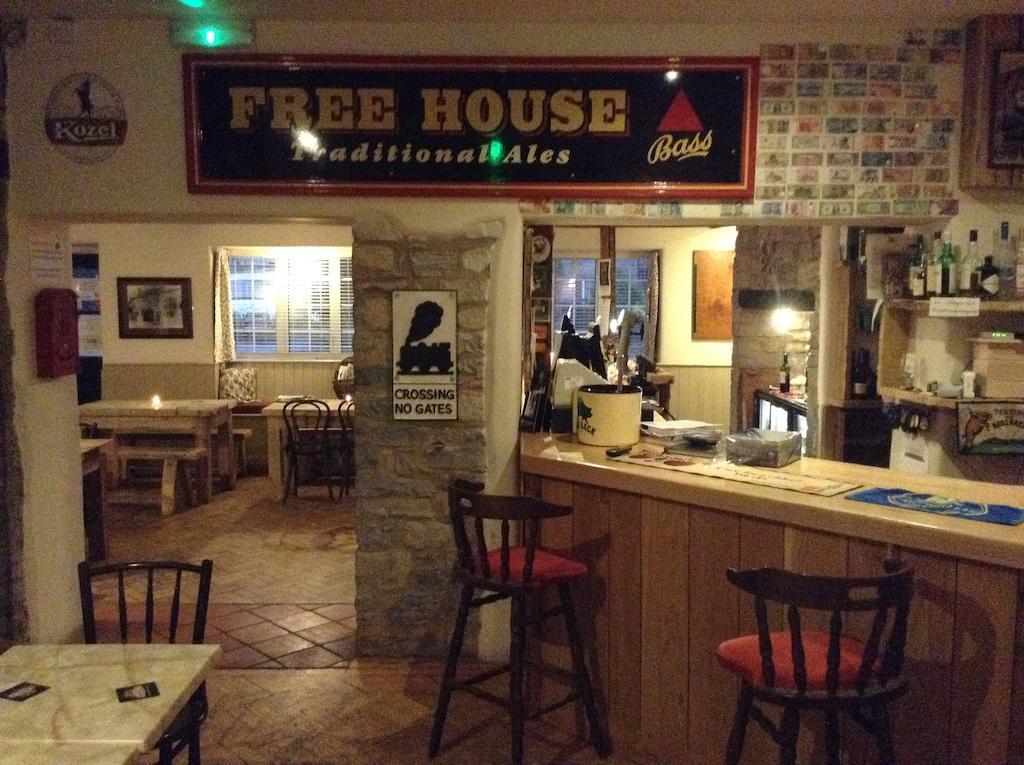 Cross Keys Inn Lydford-on-Fosse Bagian luar foto