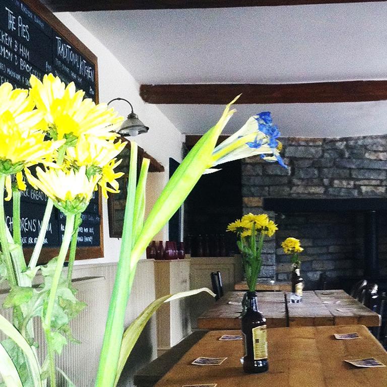 Cross Keys Inn Lydford-on-Fosse Bagian luar foto