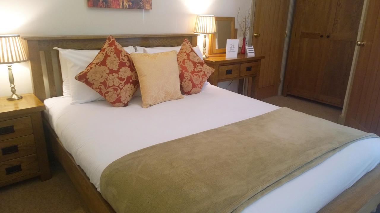 Cross Keys Inn Lydford-on-Fosse Bagian luar foto